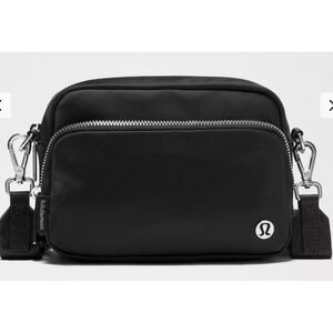 Lululemon Everywhere Crossbody Bag 2L Black Nylon Camera Bag Gold Hardware